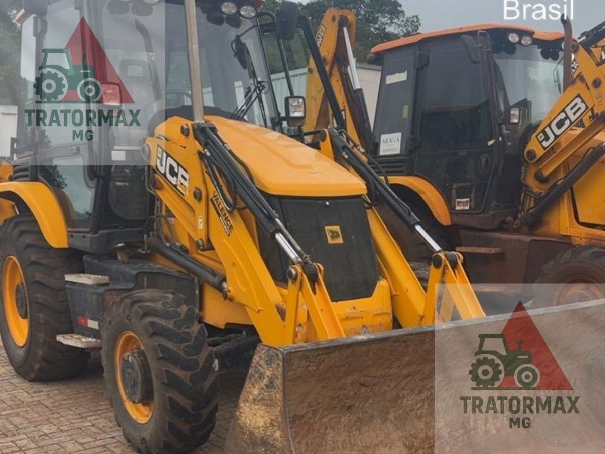 Retroescavadeira JCB 3CX 2024