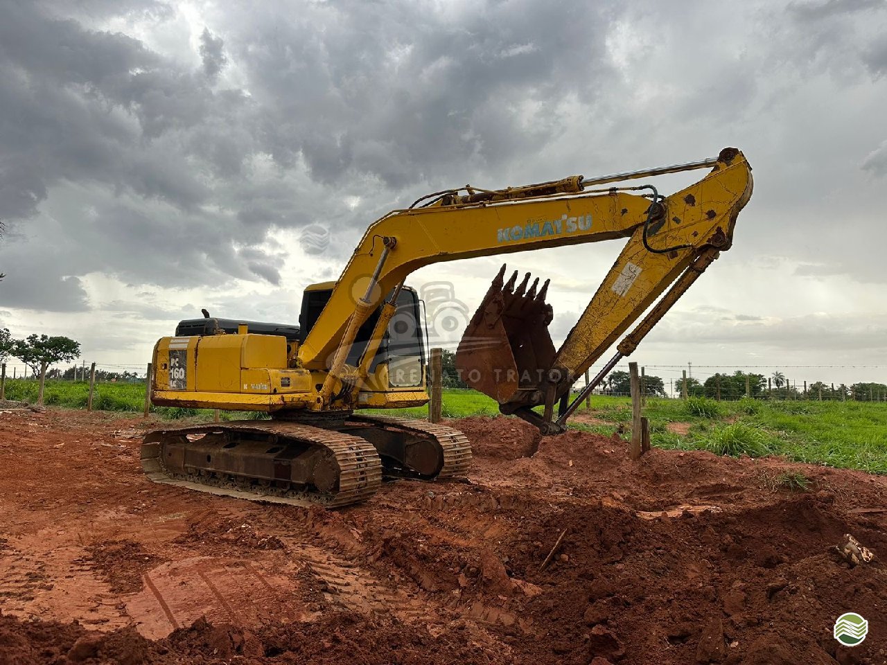 Escavadeira Komatsu PC160 2008