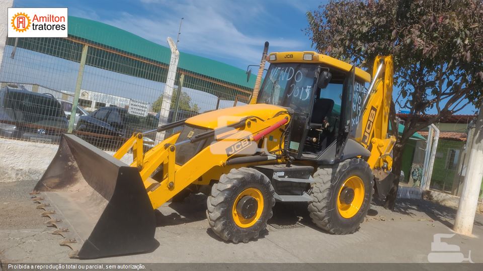 Retroescavadeira JCB 3CX 2015