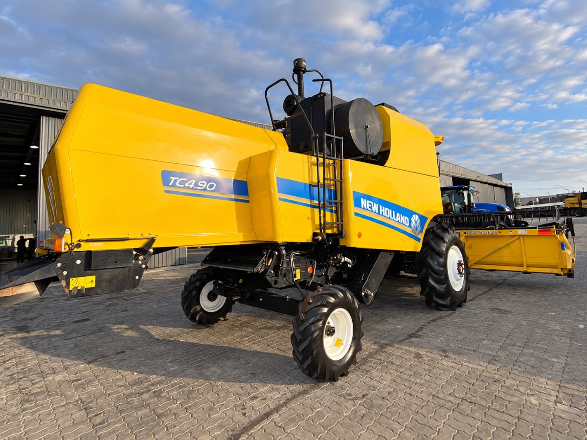Colheitadeira New Holland TC 4.90 2022