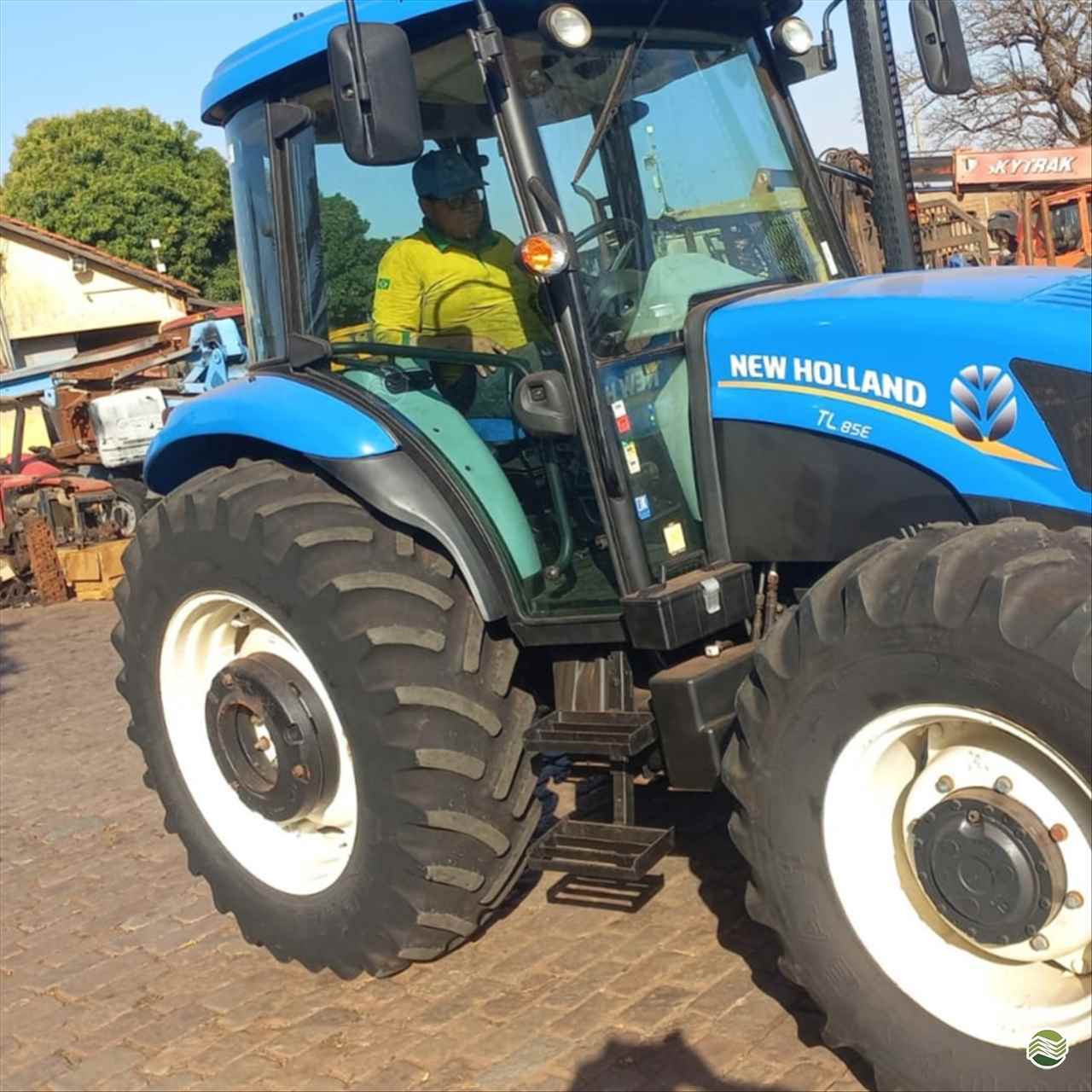 Trator agrícola New Holland TL85 2019