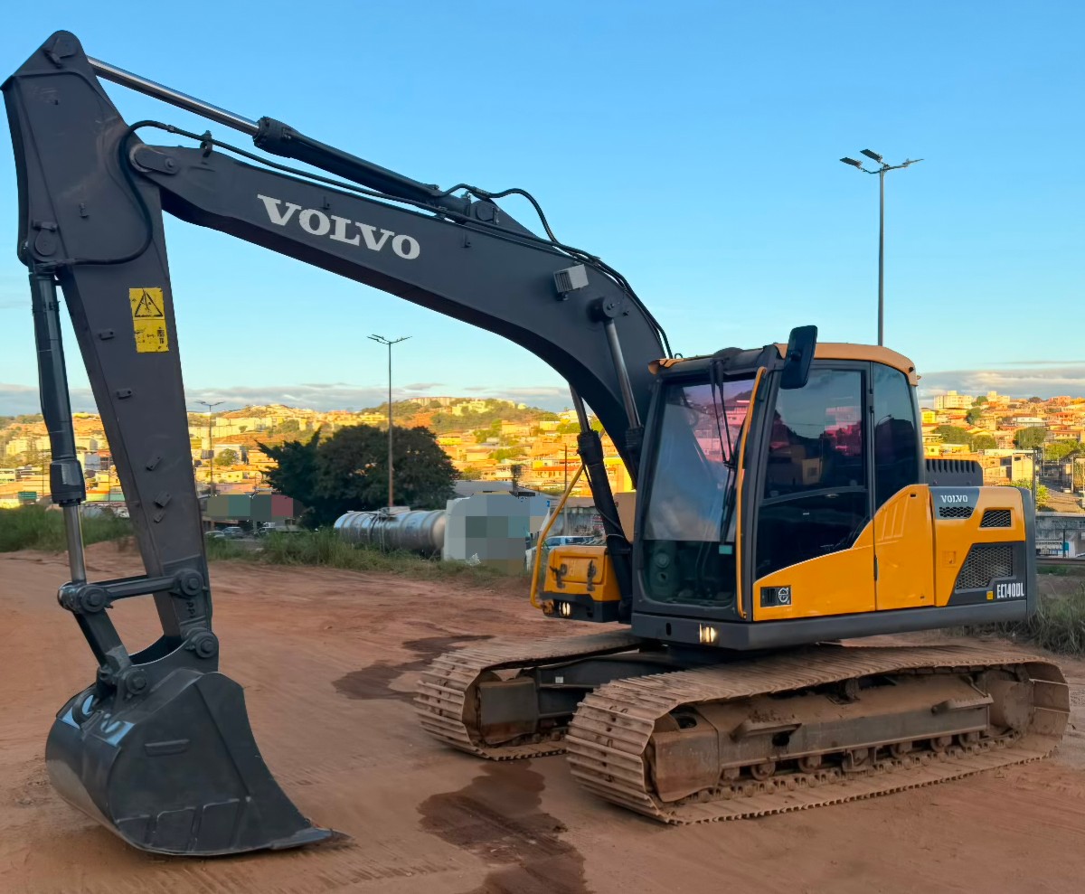 Escavadeira Volvo EC140DL 2022