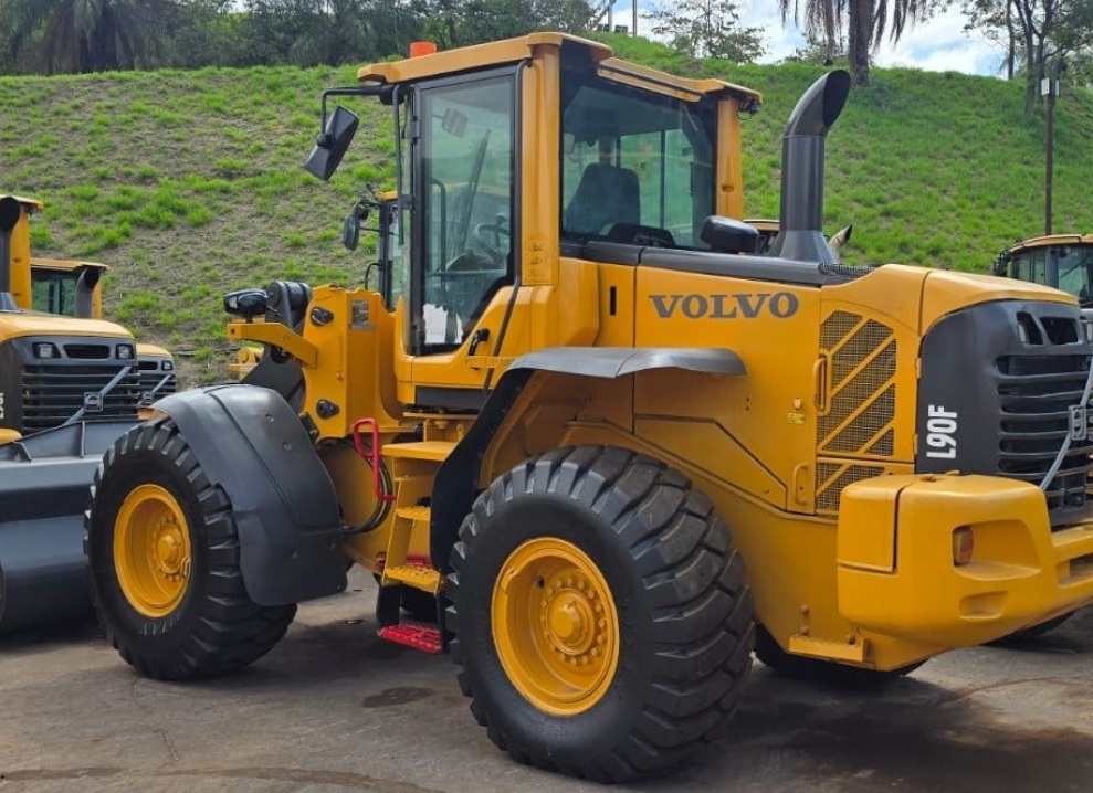 Pá Carregadeira Volvo L90F 2021