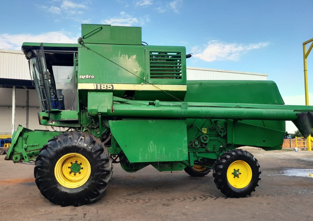 Colheitadeira John Deere 1185 2002