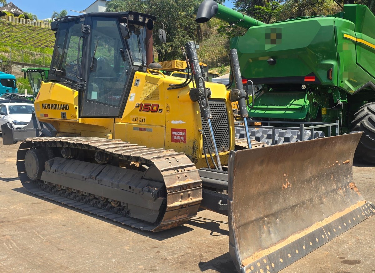 Trator de esteira New Holland D150 B 2012