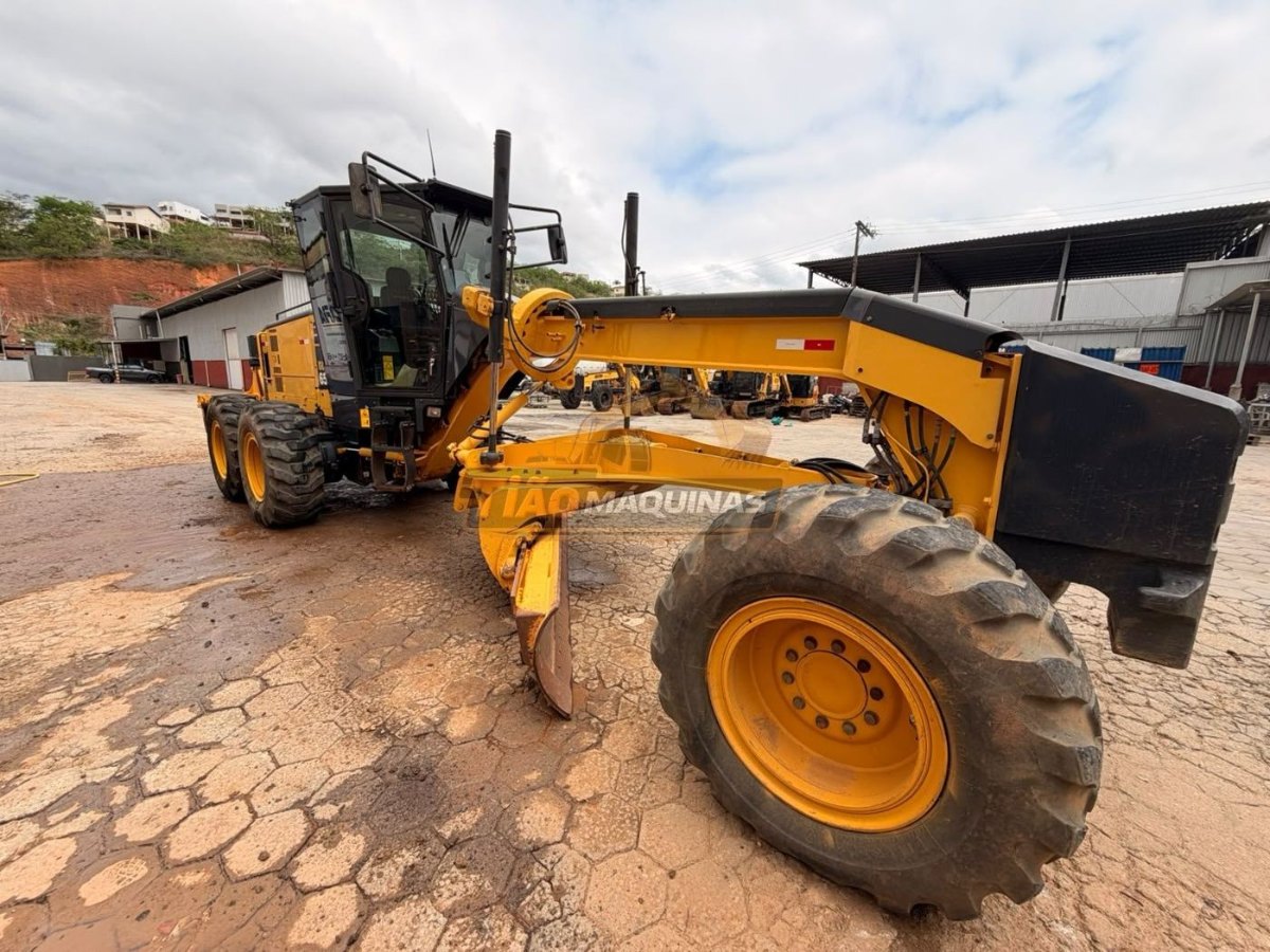 Motoniveladora Komatsu GD655 2021