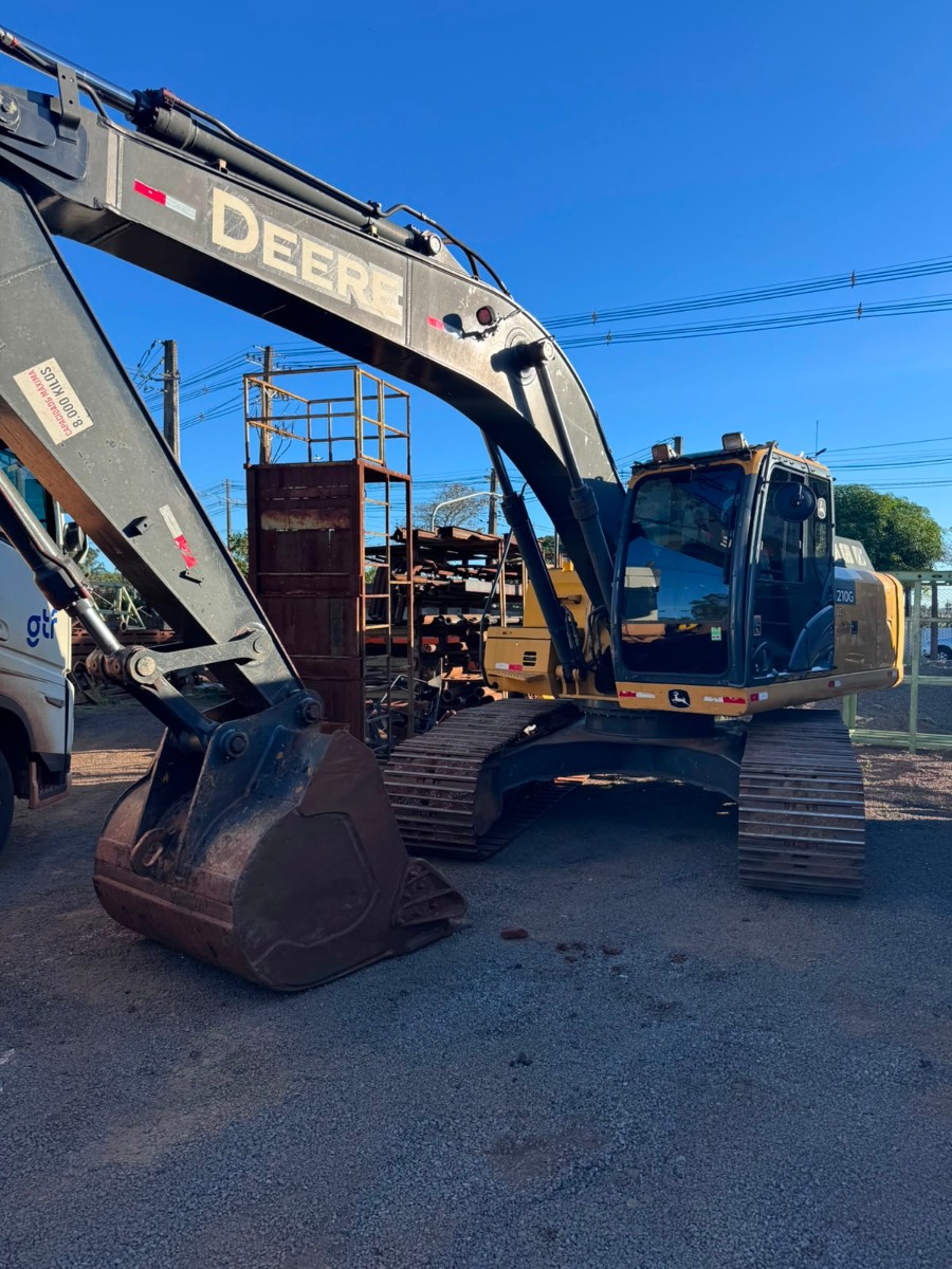 Escavadeira John Deere 210G 2019