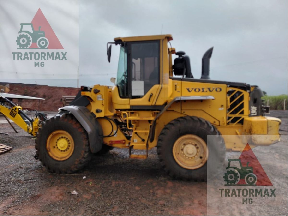 Pá Carregadeira Volvo L90F 2014