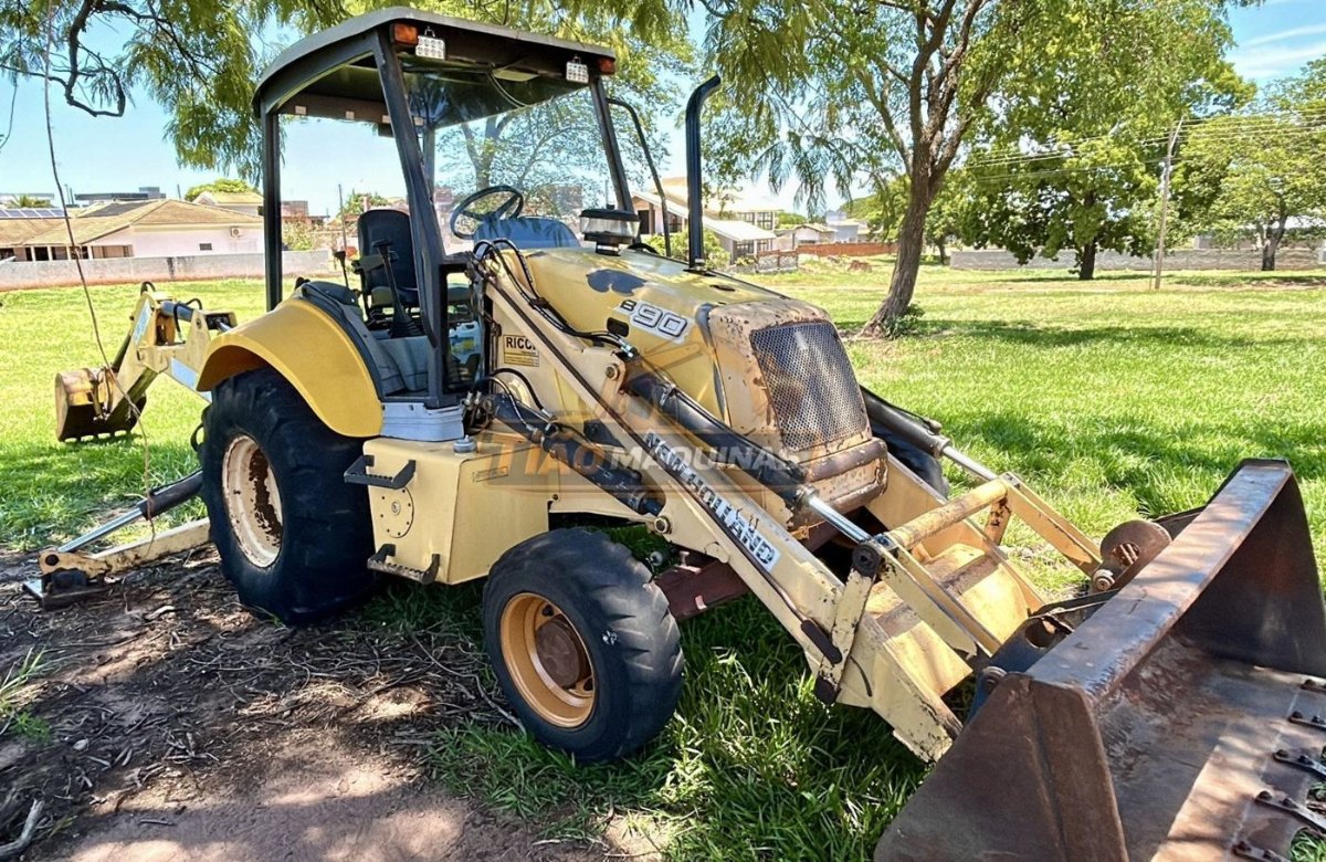 Retroescavadeira New Holland LB90 2006