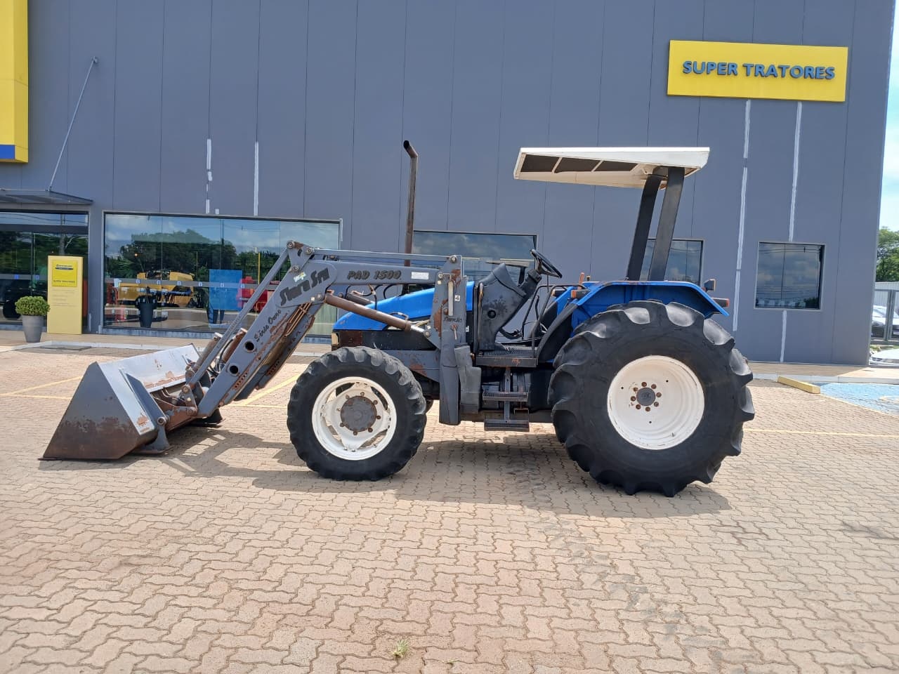 Trator agrícola New Holland TL100 2002