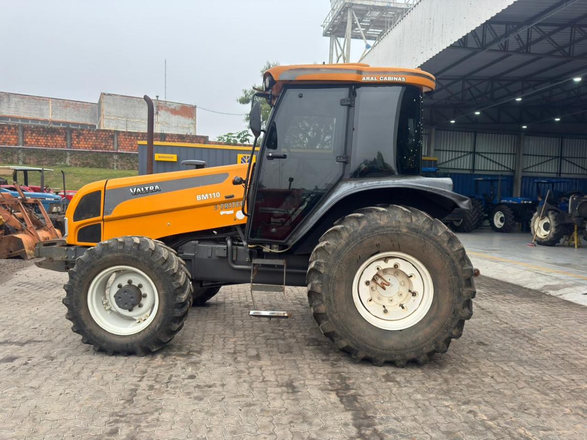 Trator agrícola Valtra BM 110 2010