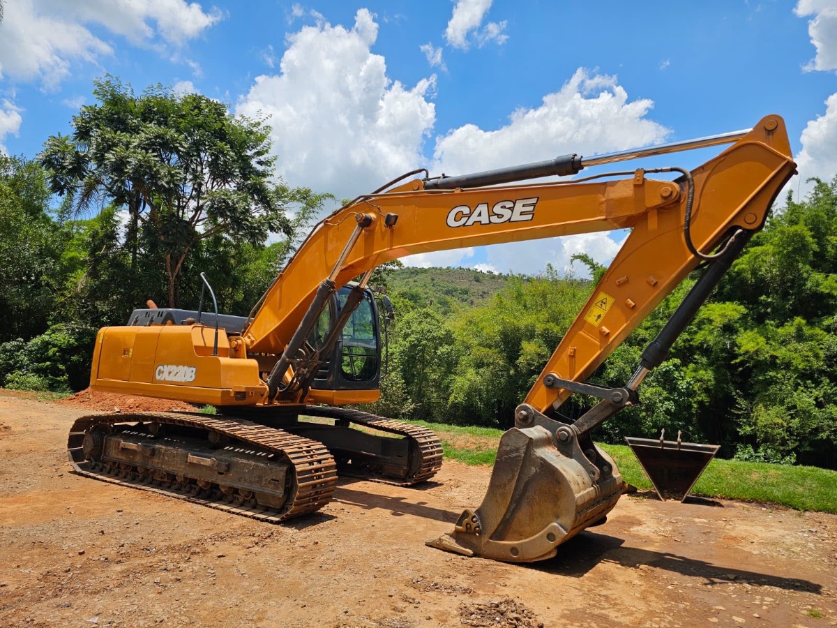 Escavadeira Case CX220B 2012