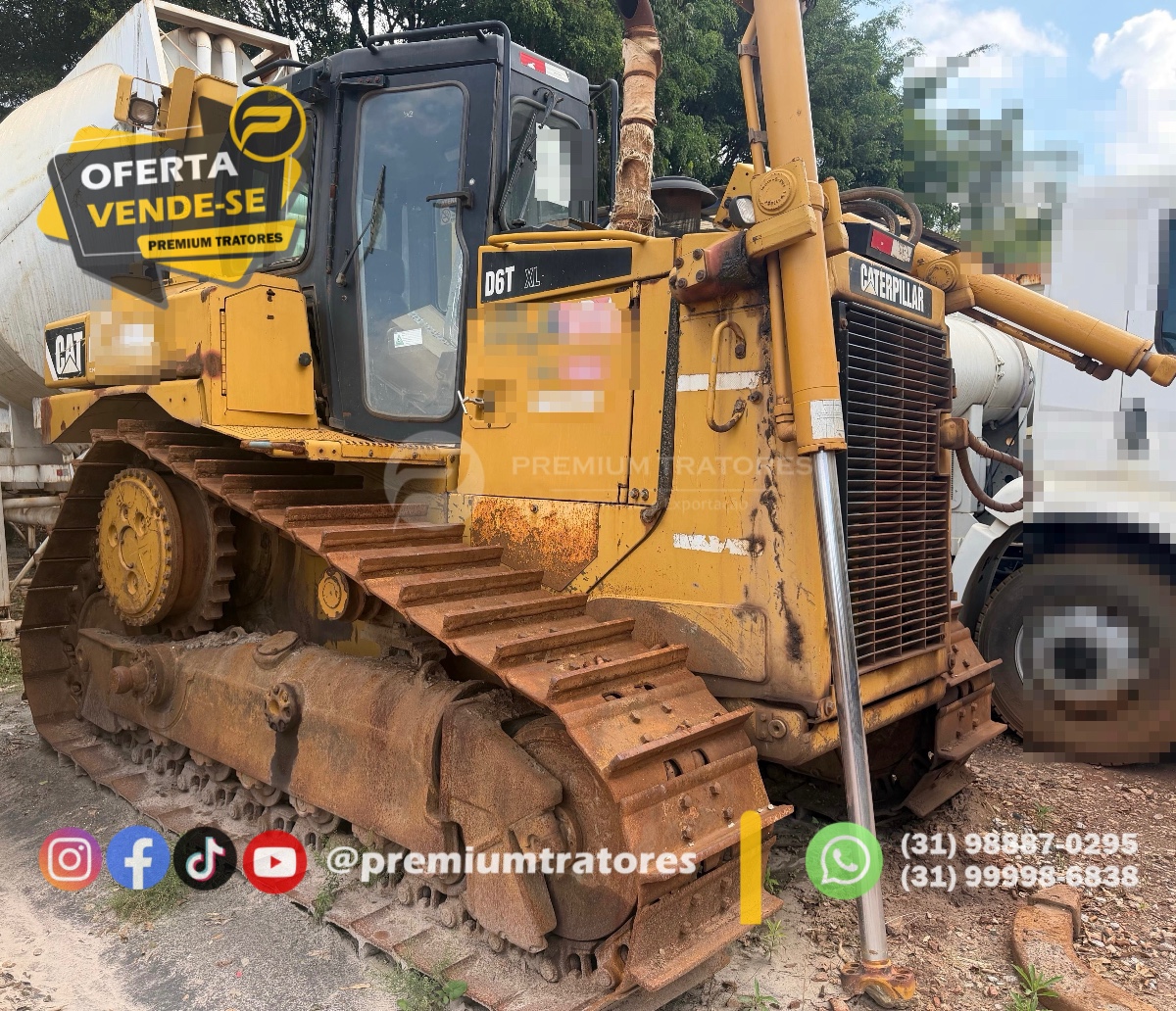Trator de esteira Caterpillar D6T 2016