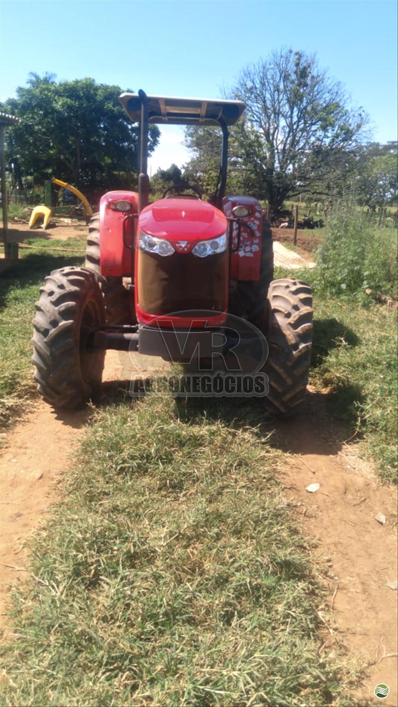 Trator agrícola Massey Ferguson MF4307 2021