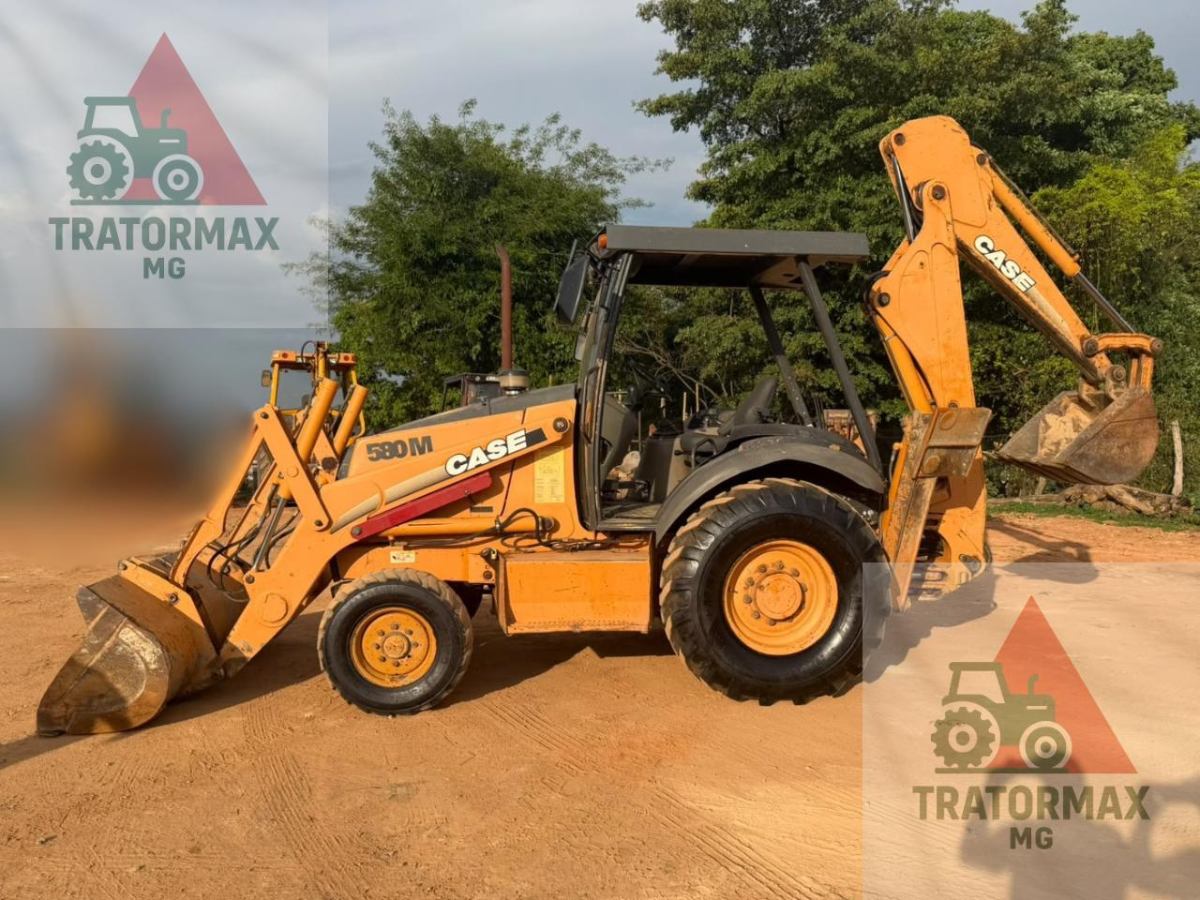 Retroescavadeira Case 580M 2011