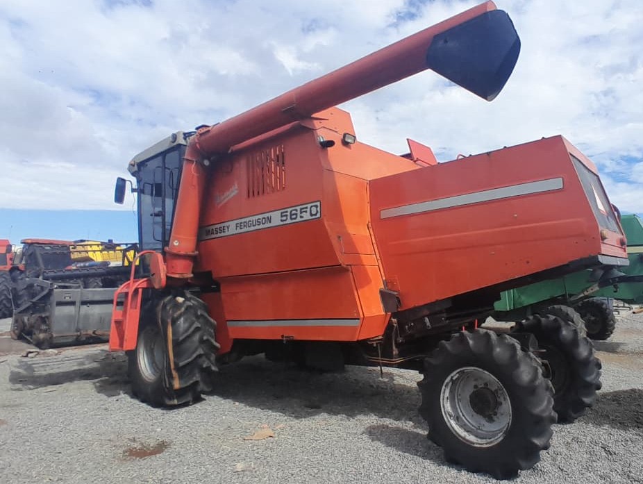 Colheitadeira Massey Ferguson MF 5650 2004