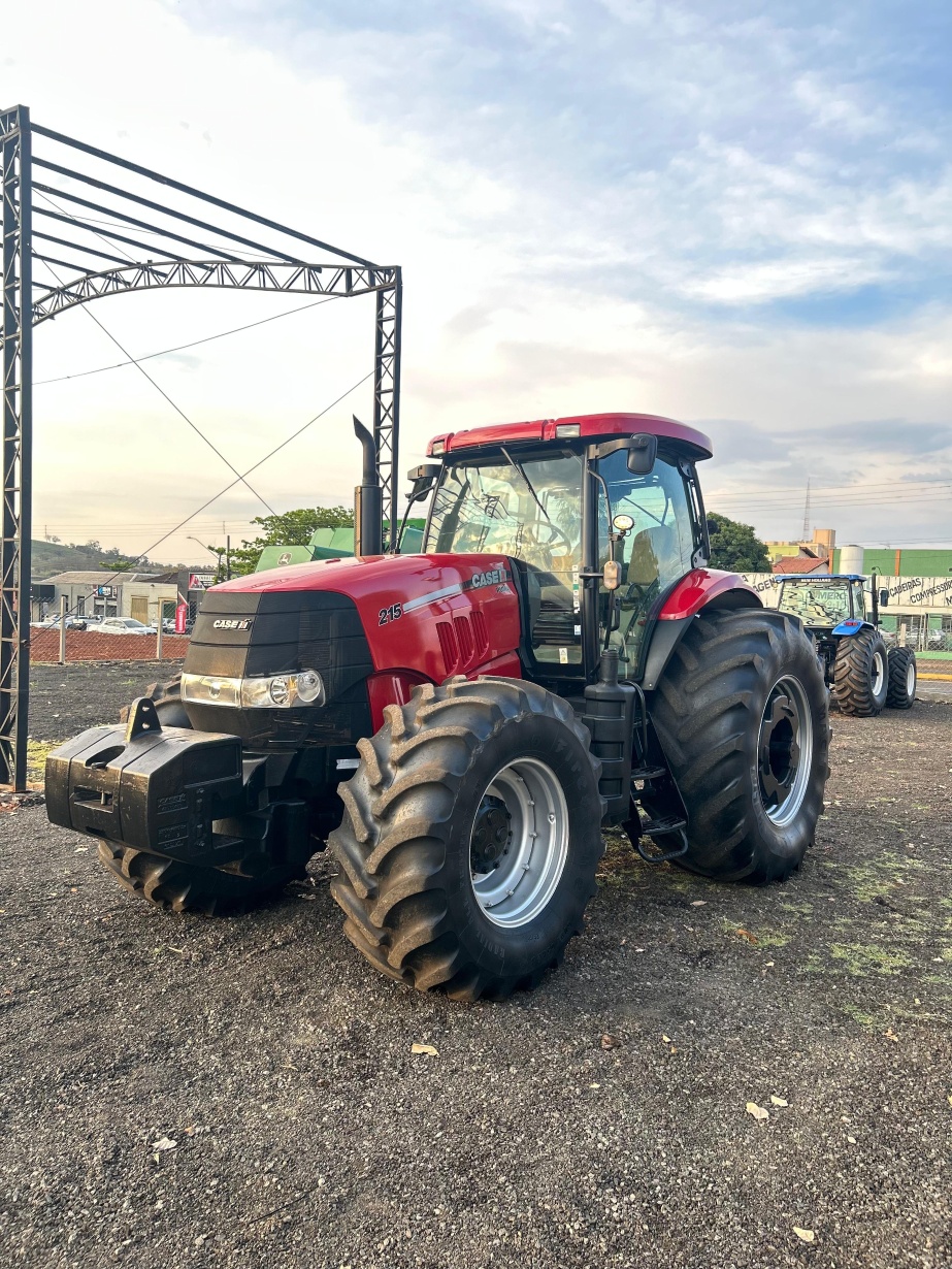 Tratores Agrícolas Case Puma 215 2016