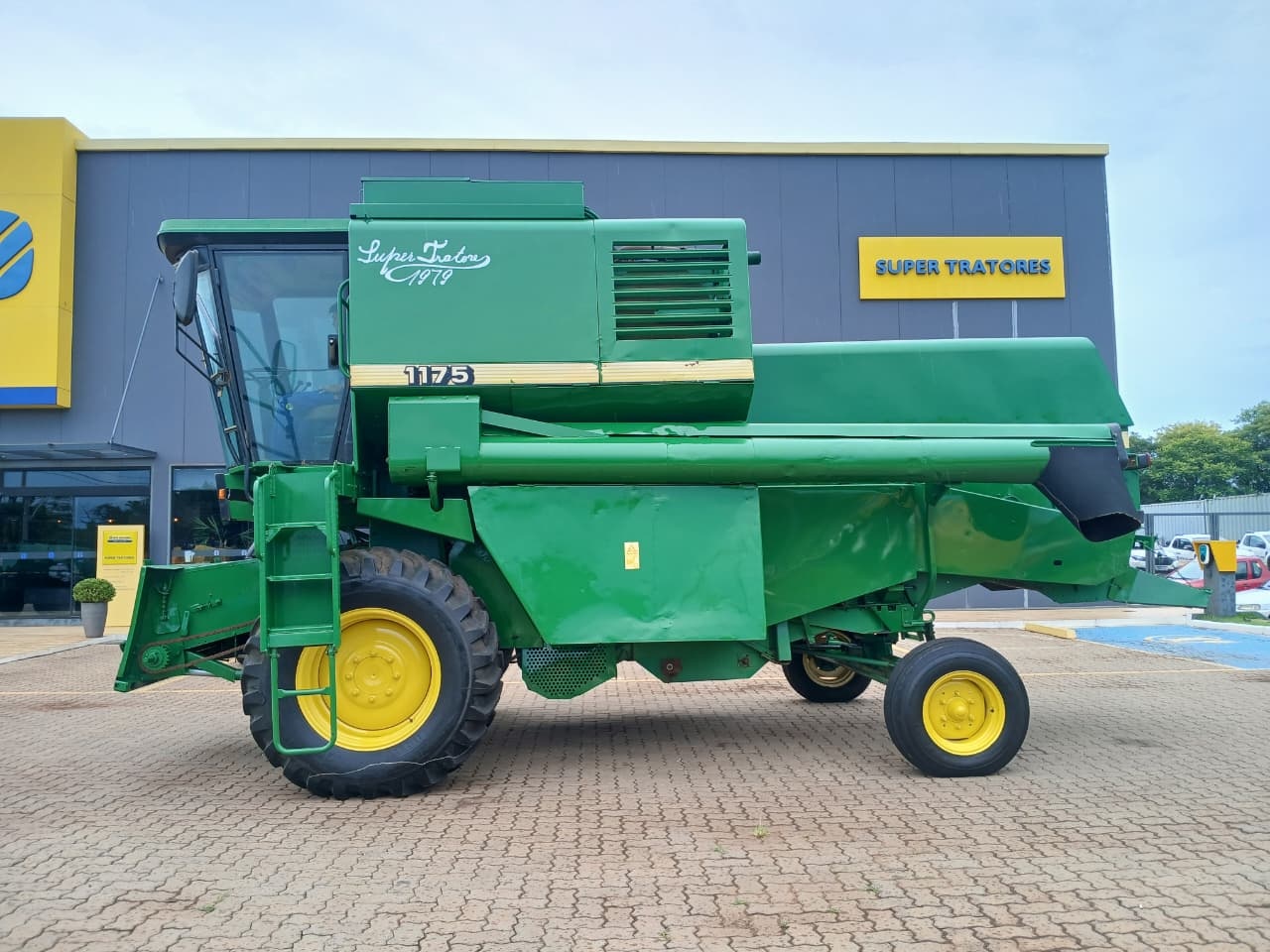 Colheitadeira John Deere 1175 2000