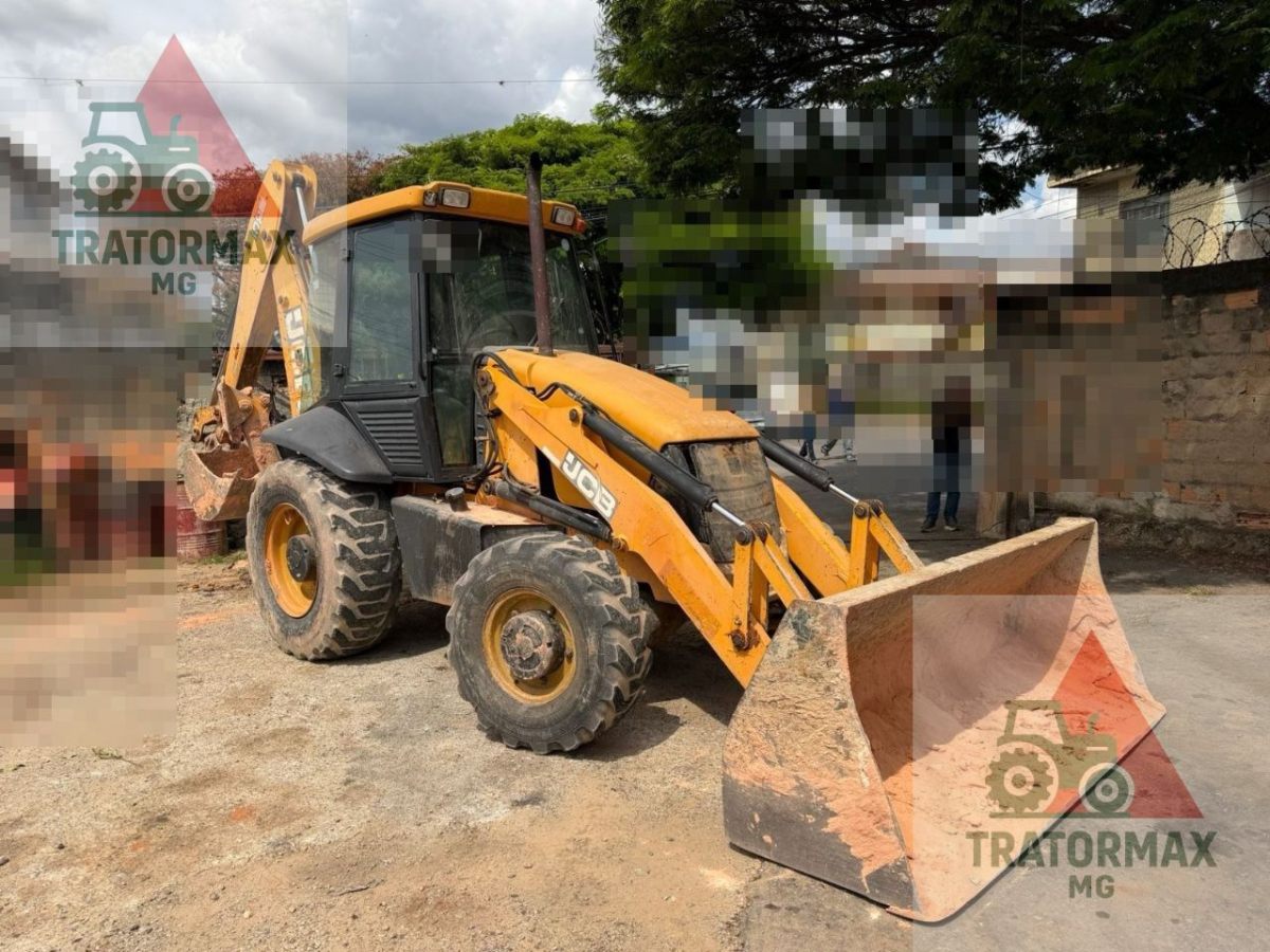Retroescavadeira JCB 3C PLUS 4X4 2012