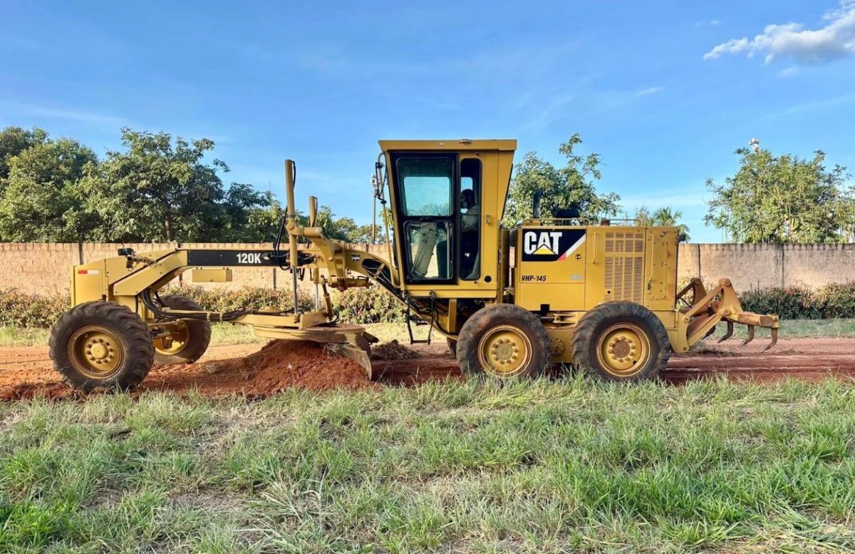 Motoniveladora Caterpillar 120K 2013