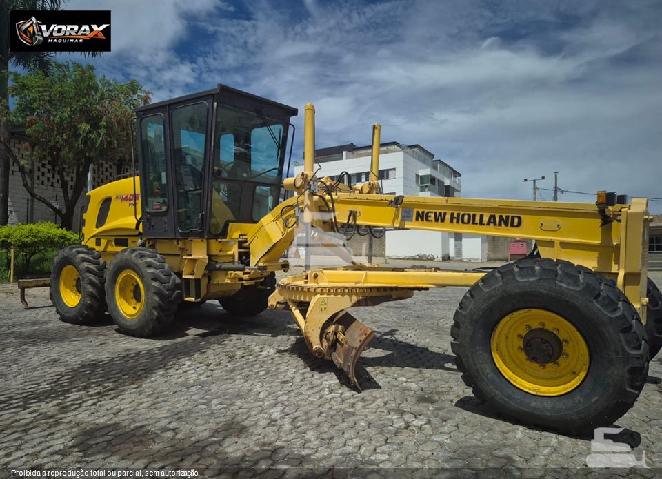 Motoniveladora New Holland RG 140B 2010