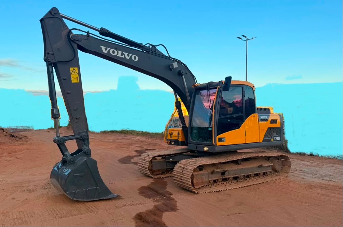 Escavadeira Volvo EC140DL 2022