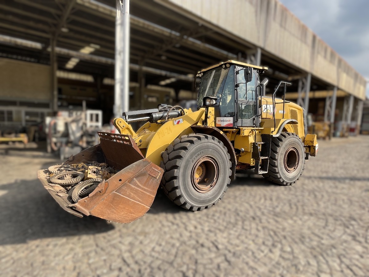 Pá Carregadeira Caterpillar 950L 2021