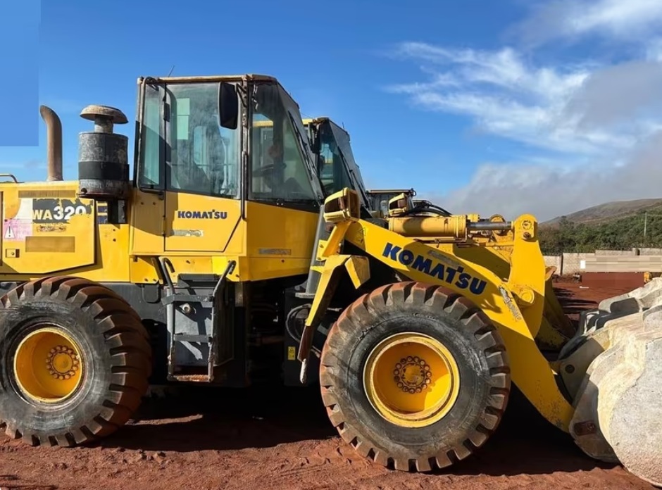 Pá Carregadeira Komatsu WA320 2021