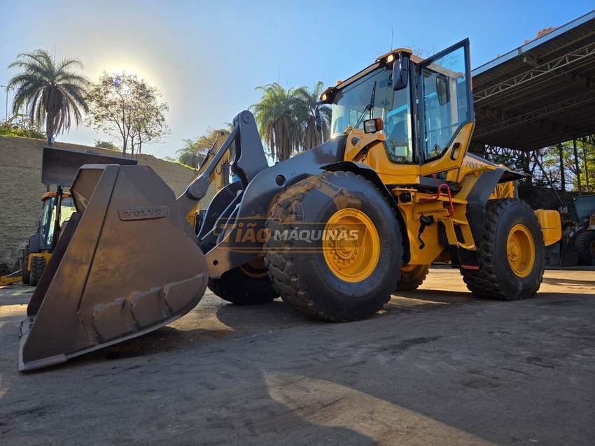 Pá Carregadeira Volvo L90F 2022
