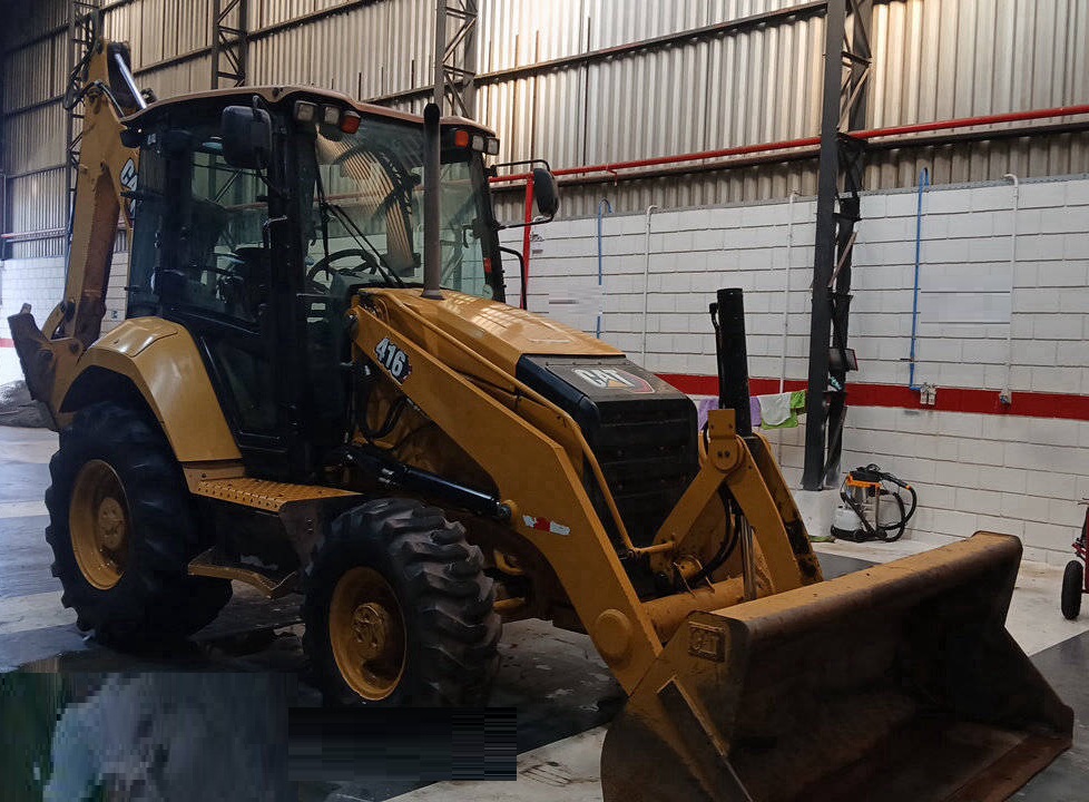 Retroescavadeira Caterpillar 416 2022