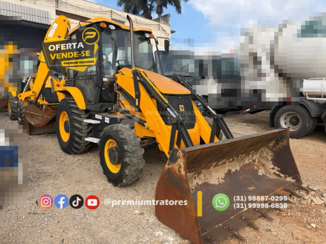 Retroescavadeira JCB 3CX 4X4 2017
