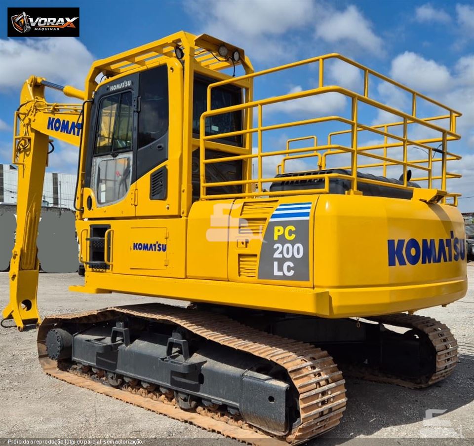 Escavadeira Komatsu PC200 2017