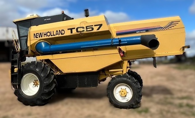 Colheitadeira New Holland TC 57 1999