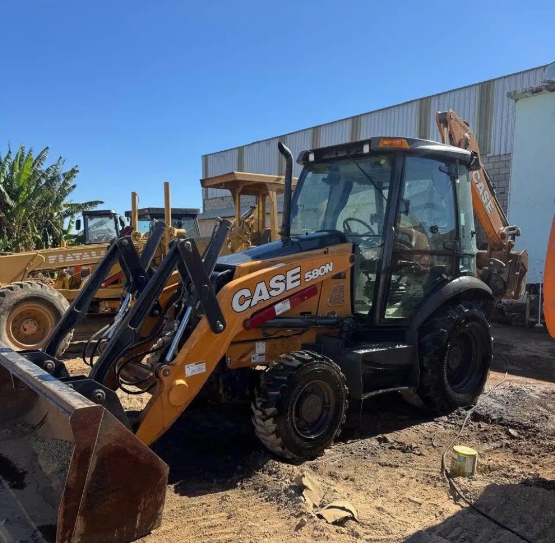 Retroescavadeira Case 580M 2021