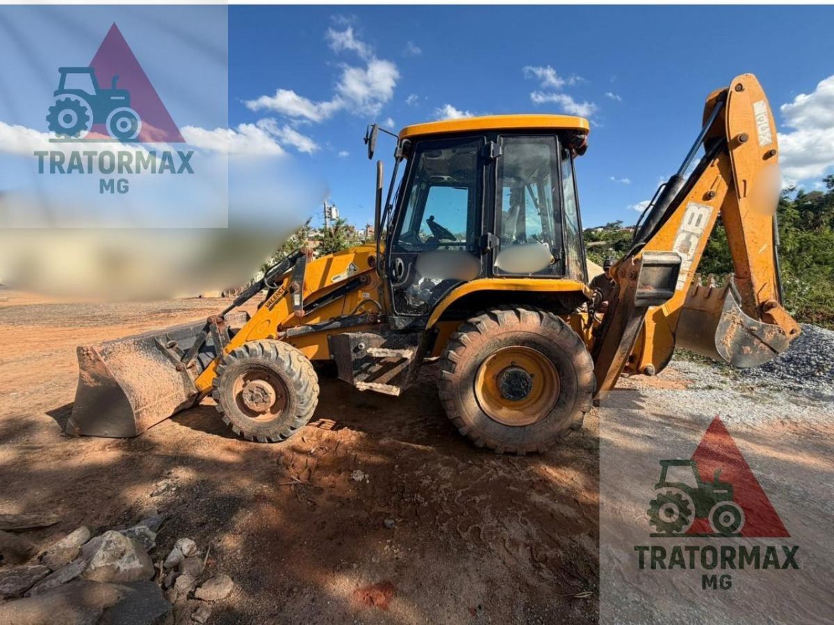 Retroescavadeira JCB 3CX 2016