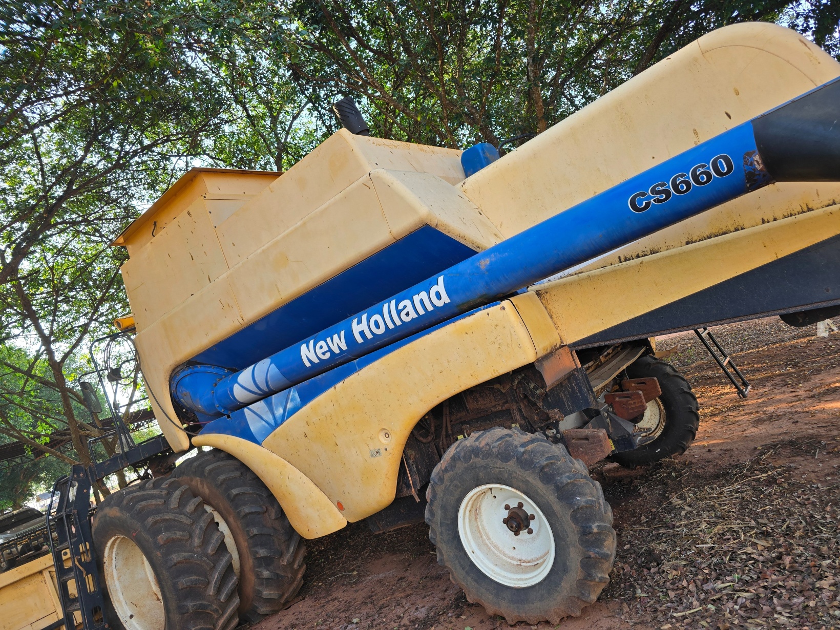 Colheitadeiras e colhedoras New Holland CS660 2005
