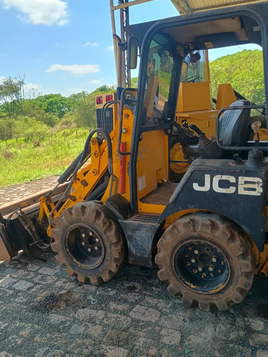 Retroescavadeira JCB 3CX 2013