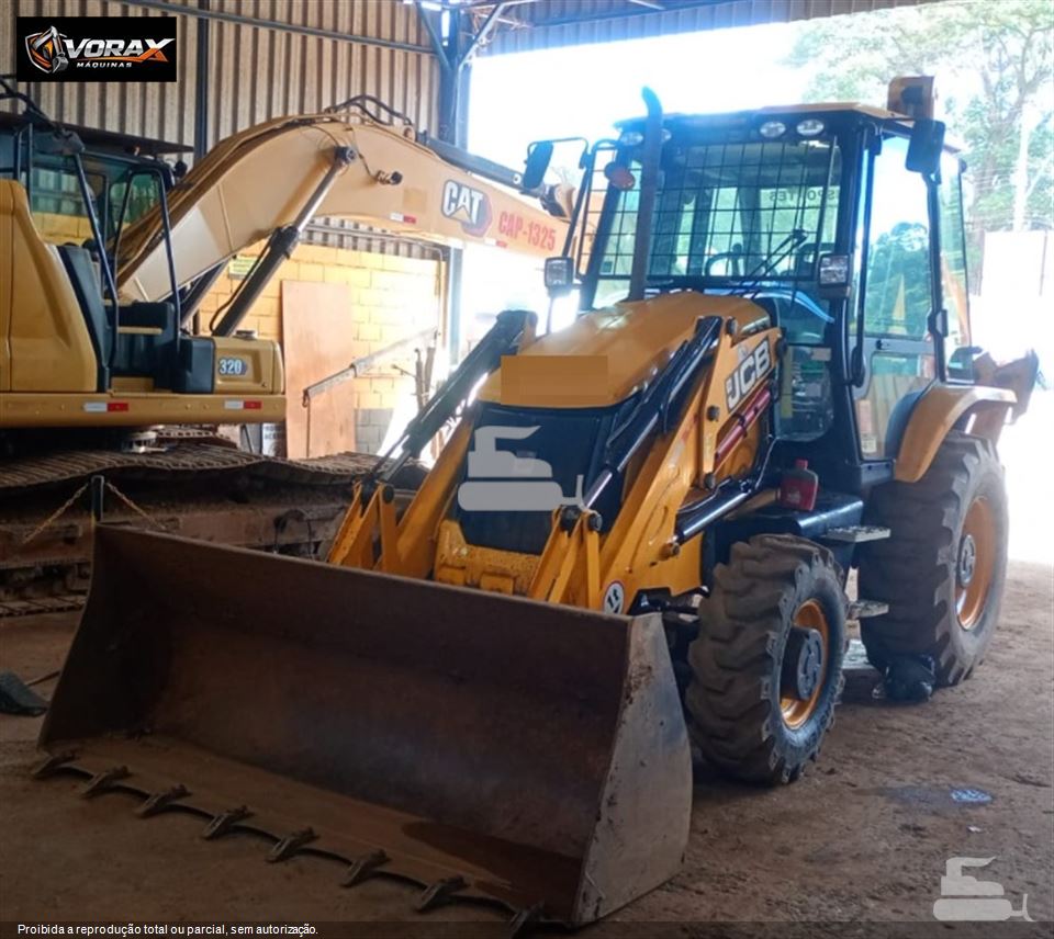 Retroescavadeira JCB 3CX 2023