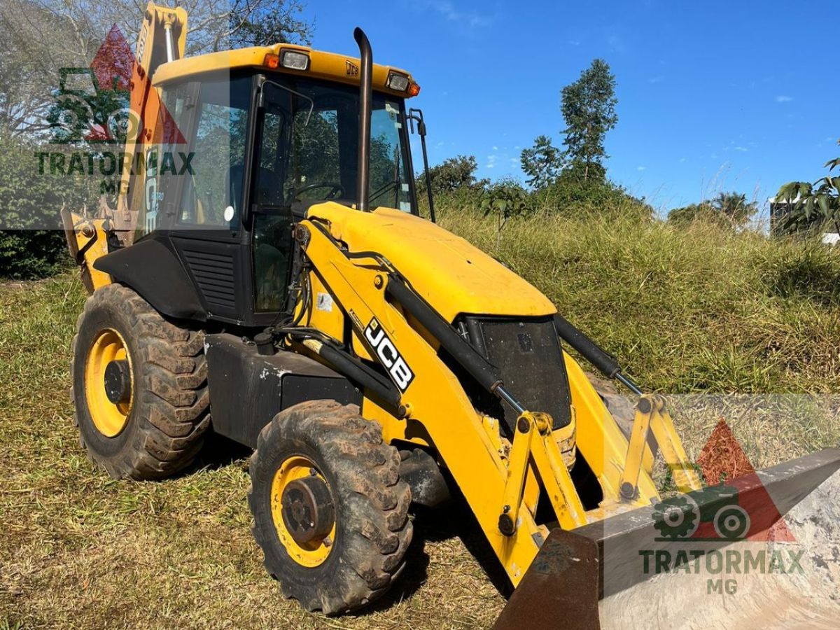 Retroescavadeira JCB 3C 2015