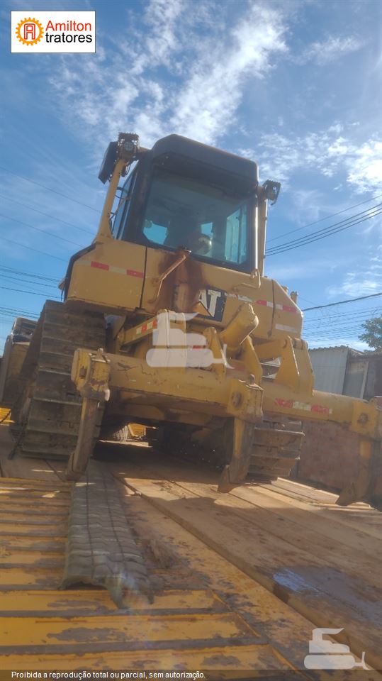 Trator de esteira Caterpillar D6NXL 2011
