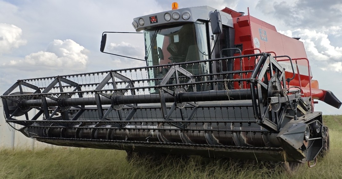 Colheitadeira Massey Ferguson MF32 2011