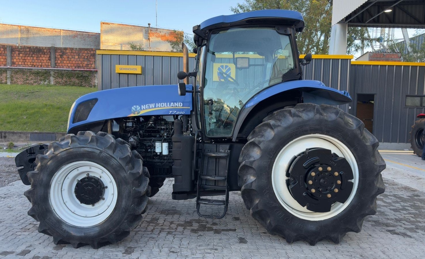 Trator agrícola New Holland T7.240 2014