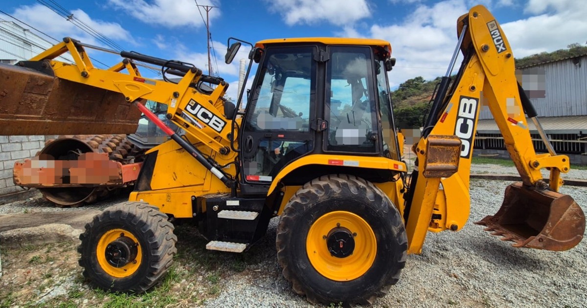 Retroescavadeira JCB 3CX 4X4 2019