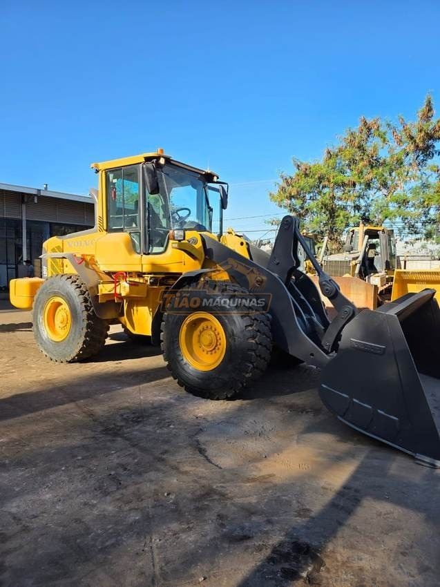 Pá Carregadeira Volvo L90F 2022