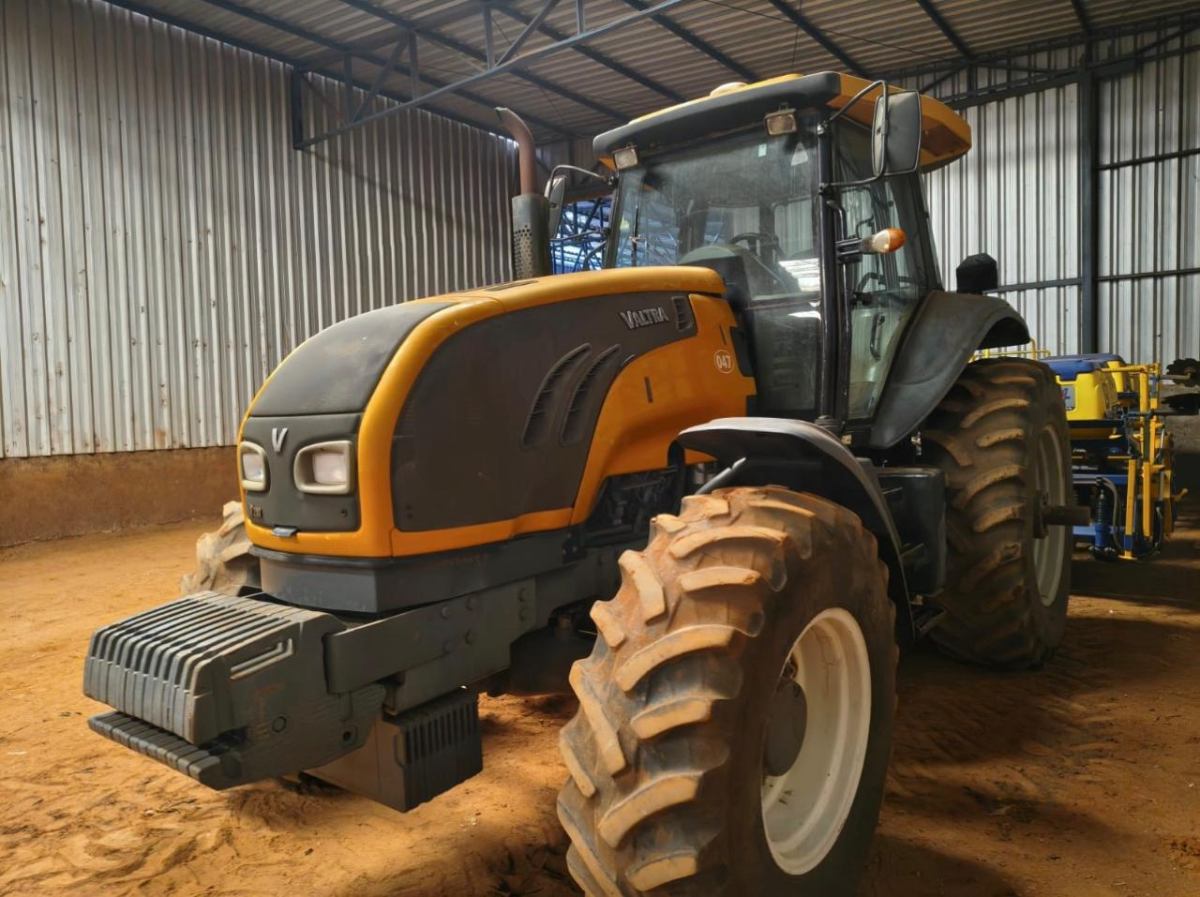 Trator agrícola Valtra BT 210 2012