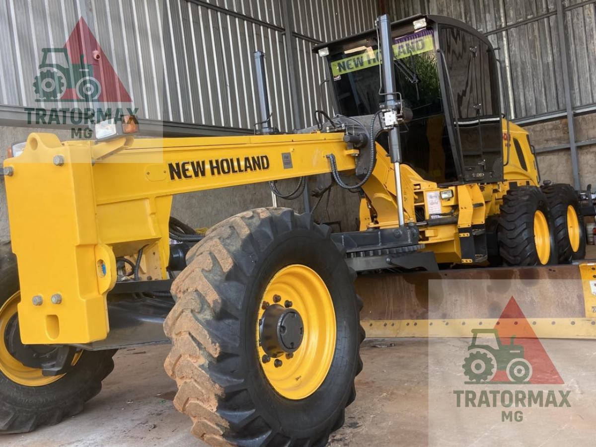Motoniveladora New Holland RG 140B 2013