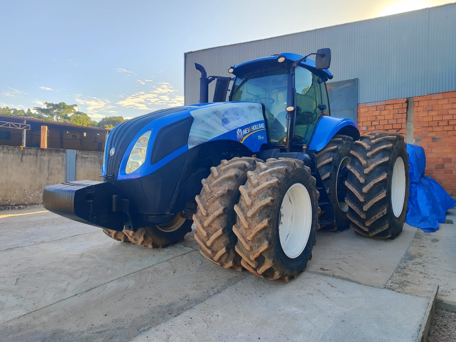 Tratores Agrícolas New Holland T8 385 2015