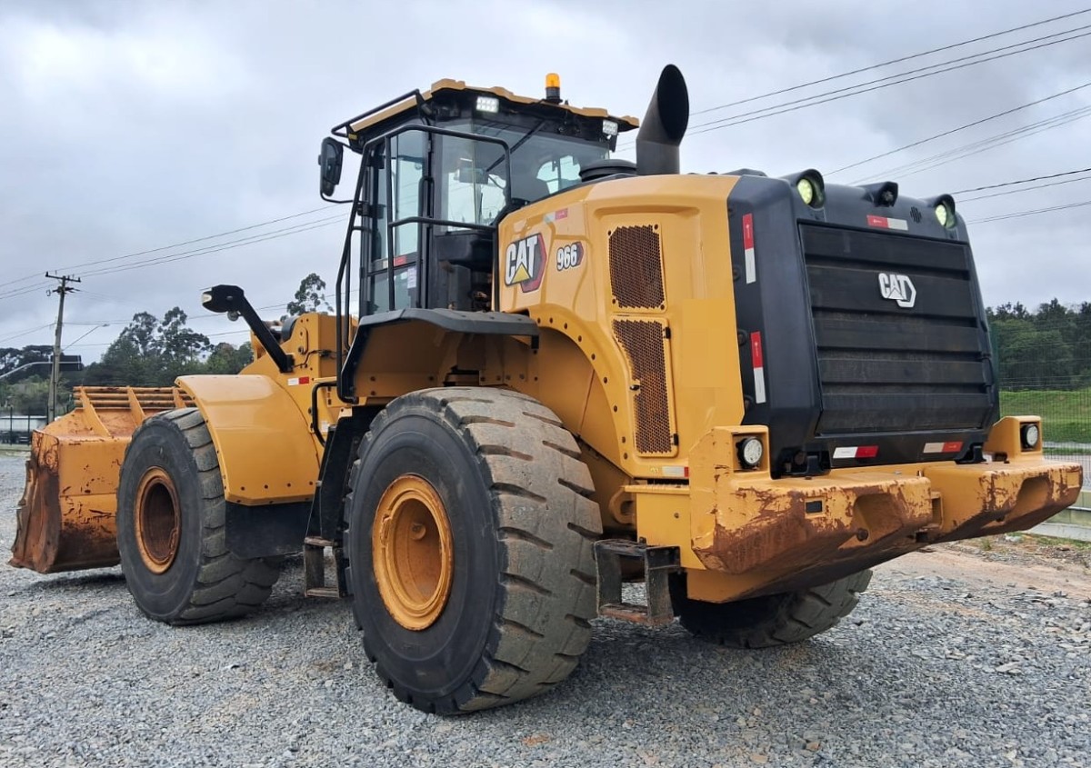 Pá Carregadeira Caterpillar 966L 2022