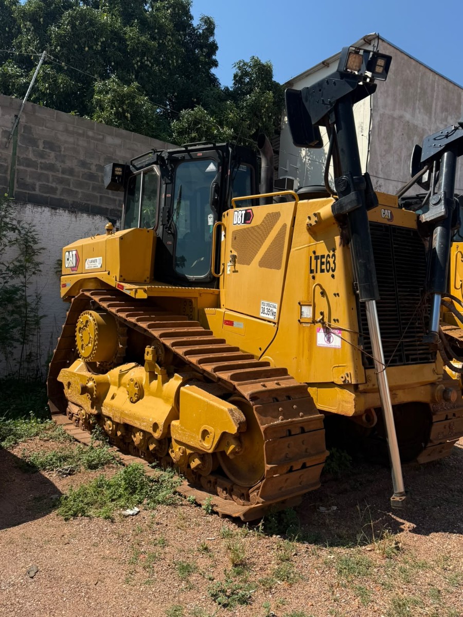 Trator de esteira Caterpillar D8T 2021