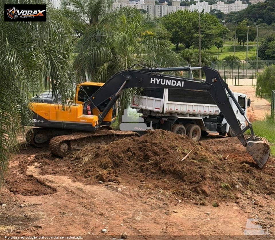 Escavadeira Hyundai R220LC-9 2020
